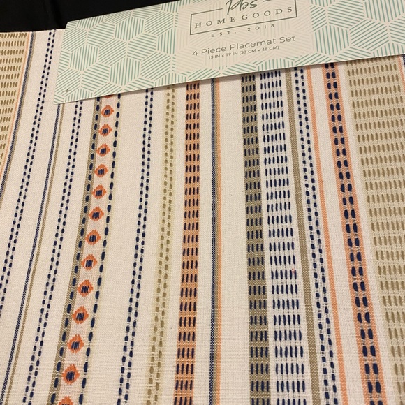 Cloth placemats,NWT,set of 4,multicolored striped patterns,unique style,NEW - Picture 10 of 10